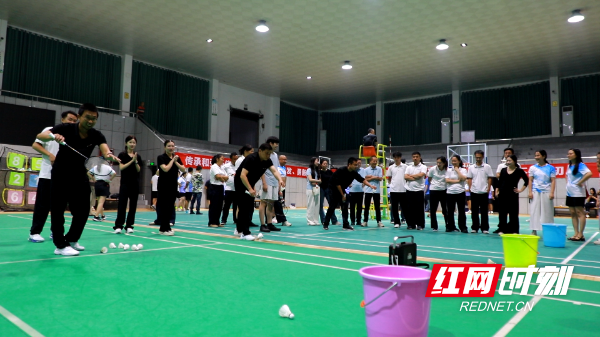 置竞赛与趣, 斟酌步法