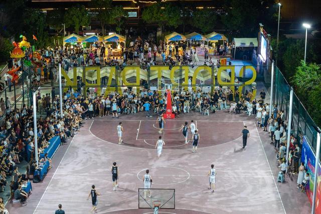 村篮球场灯, 将气氛推向 村篮球场灯, 将气氛推向