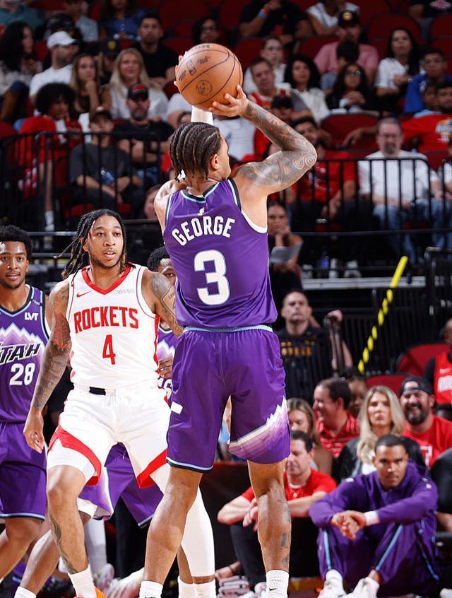 间更多地专, 于防守和三