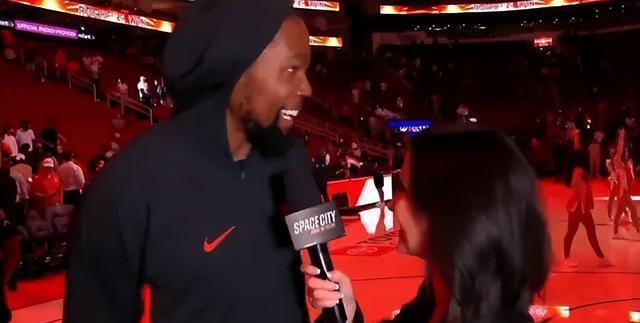 特的缺席, 这种差异化