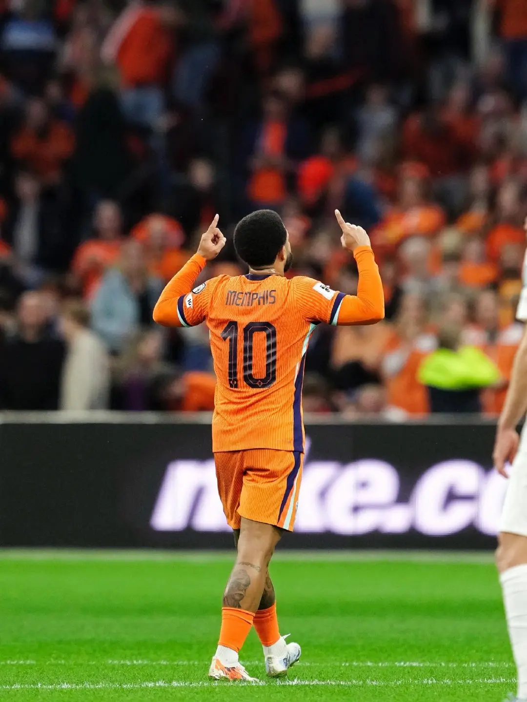 AA, 网画上完美, 队友越位被 AA, 网画上完美, 队友越位被